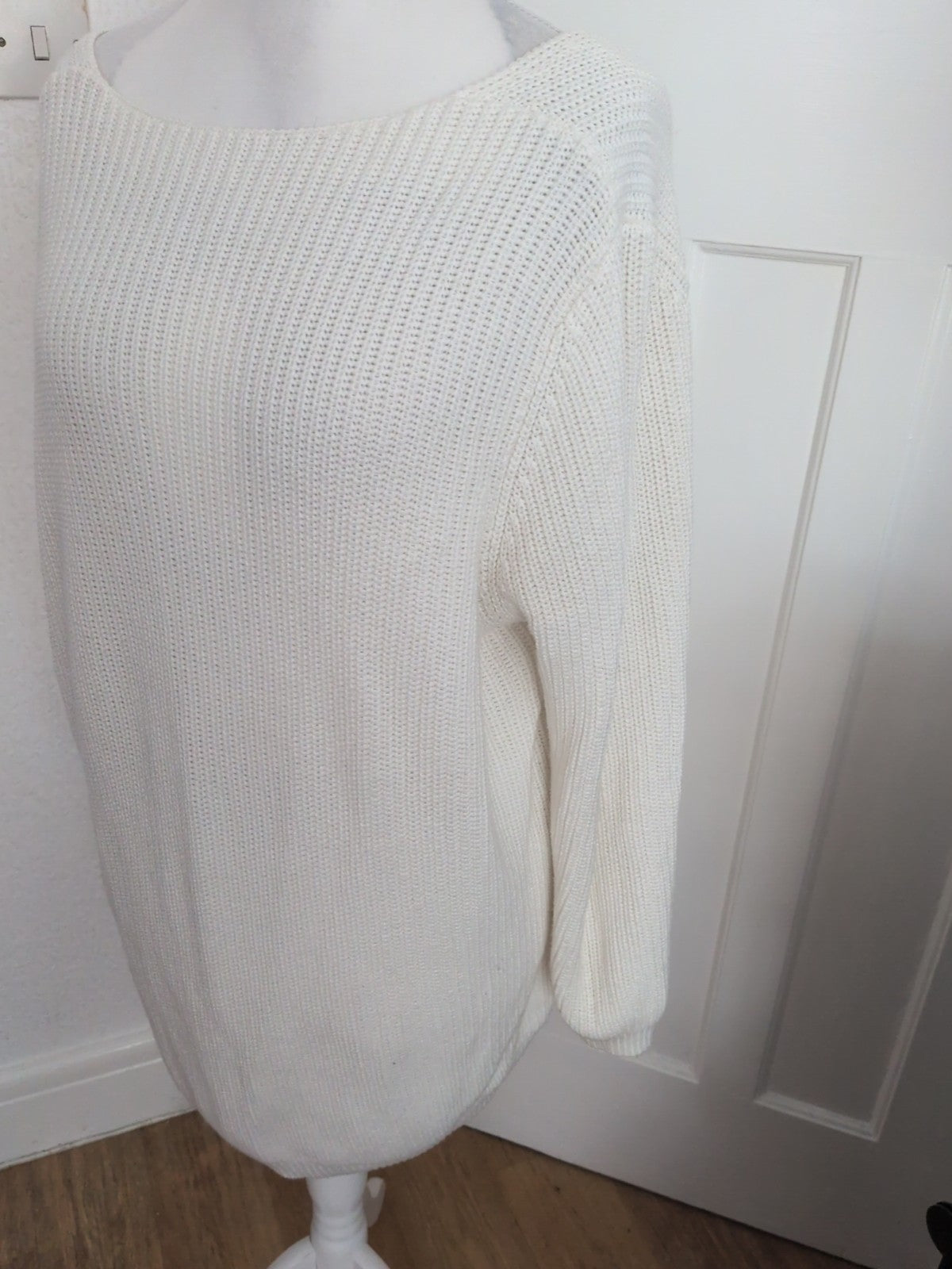 Ladies Tu Size 22 White/Cream Long Sleeve Jumper