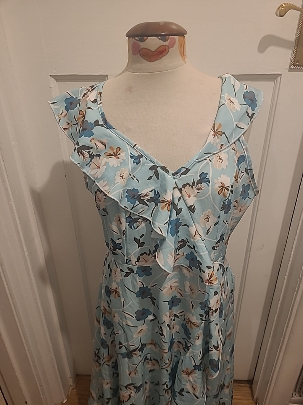 Ladies Shien Size Large Light Blue Strappy Sleeveless Dress Floral Detail