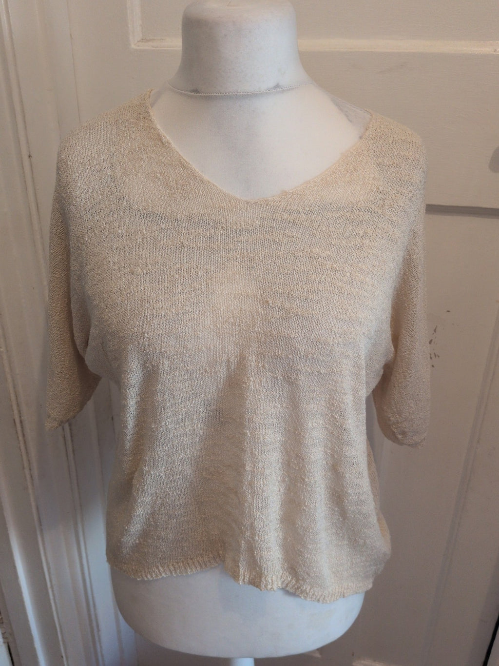 Ladies Size Large Beige Light Knit Style Short Sleeve T-shirt