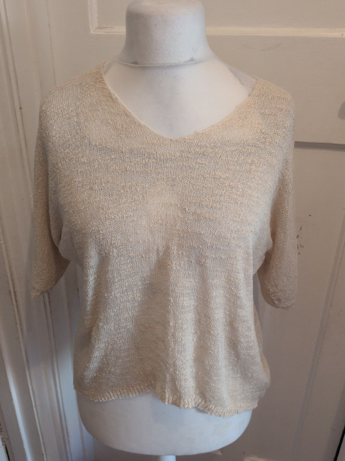 Ladies Size Large Beige Light Knit Style Short Sleeve T-shirt