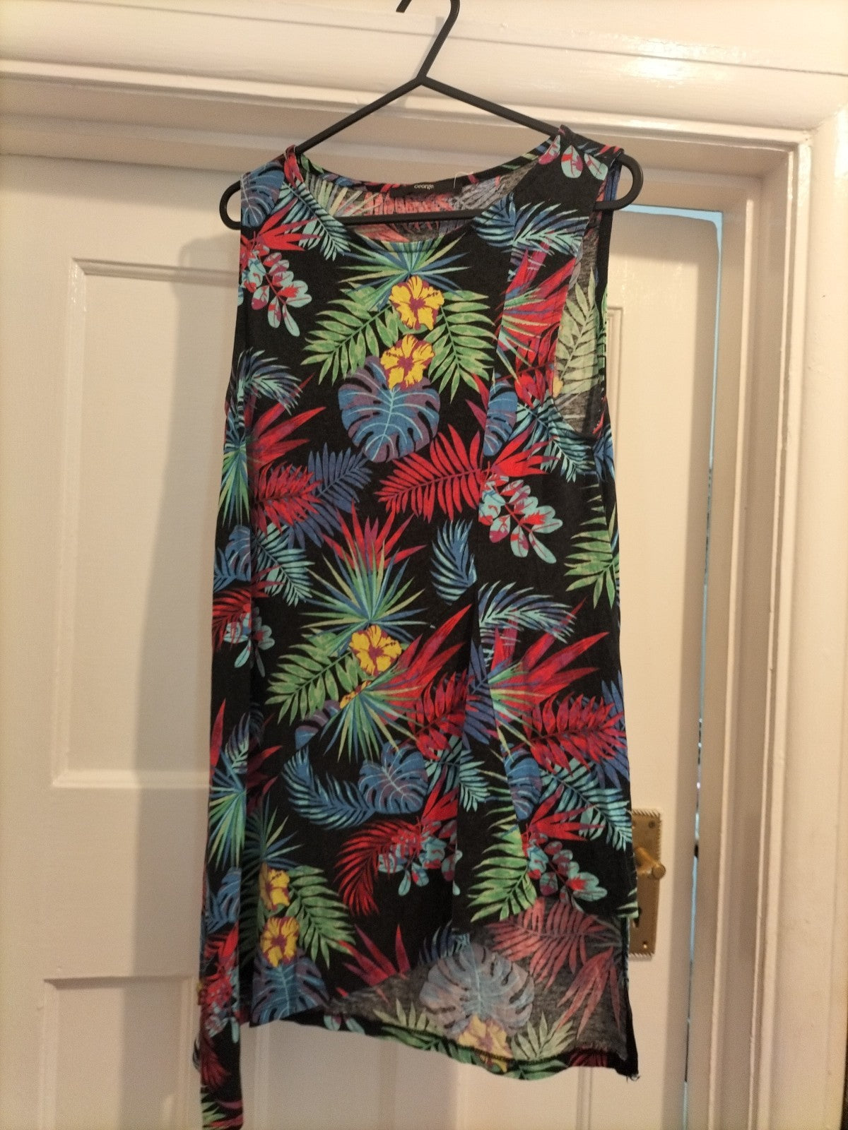 Ladies George Size 8 Multi Floral Aysmetric Hem Sleeveless Tshirt