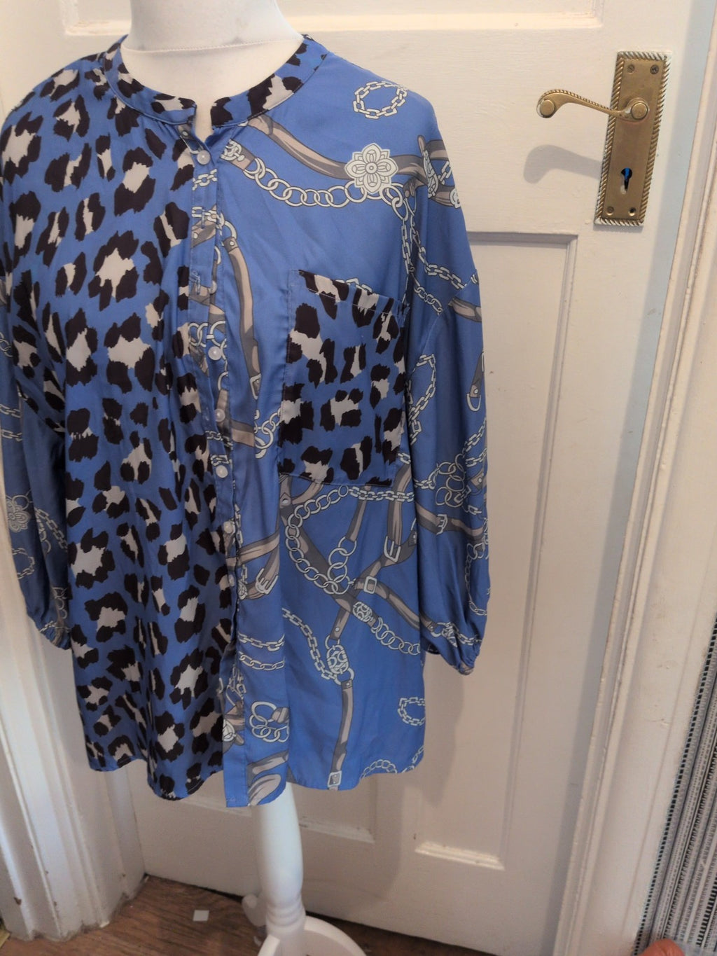 XL Blue Leopard Print And Chain Patterned Blouse Long Sleeve