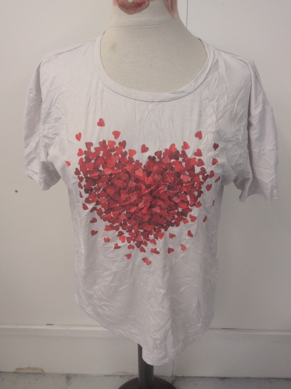 Ladies XL White And Red Flower Short Sleeve T-shirt Cracking