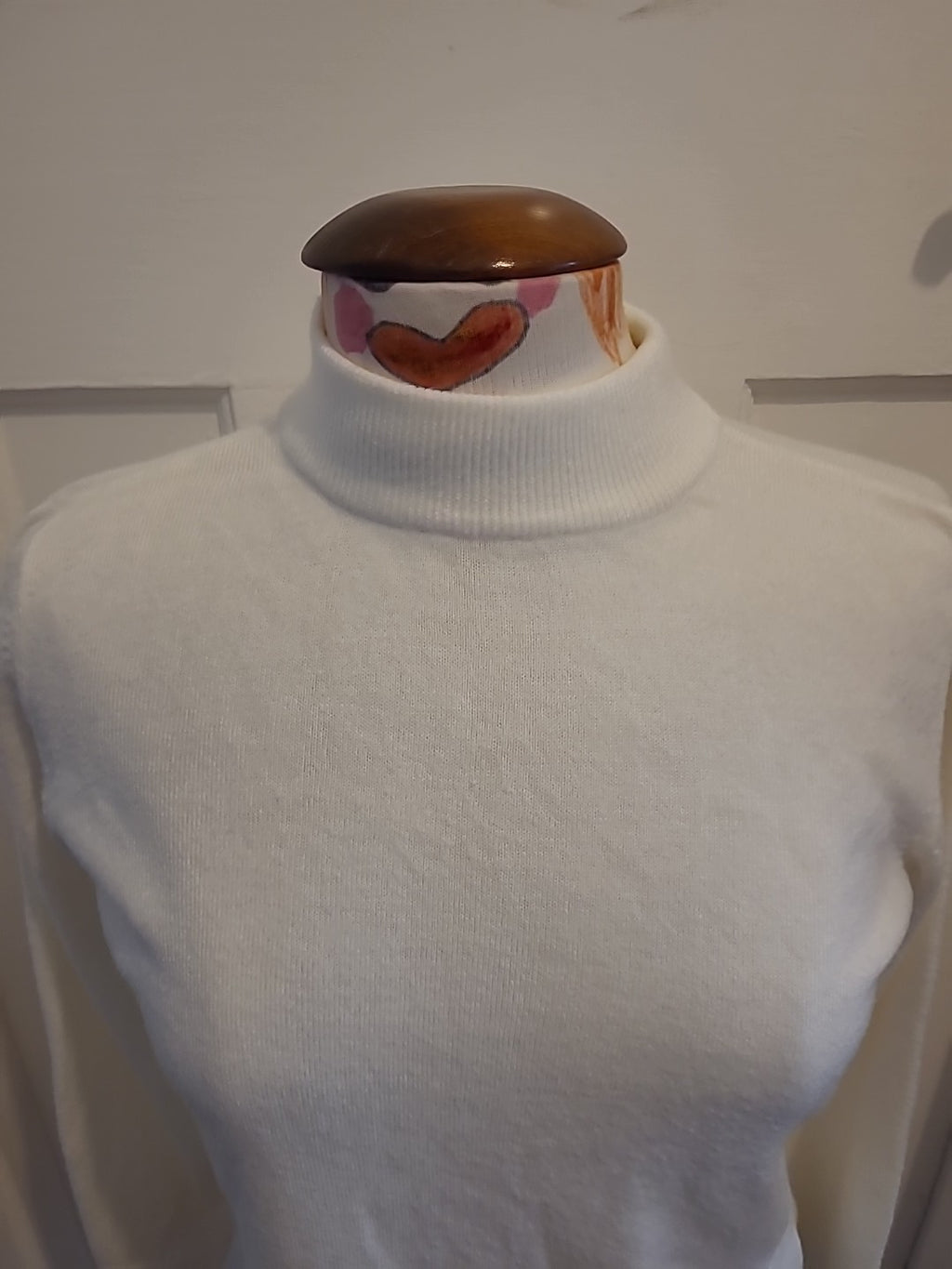 Ladies BM Collection Size Small Ivory Long Sleeved Pullover Jumper