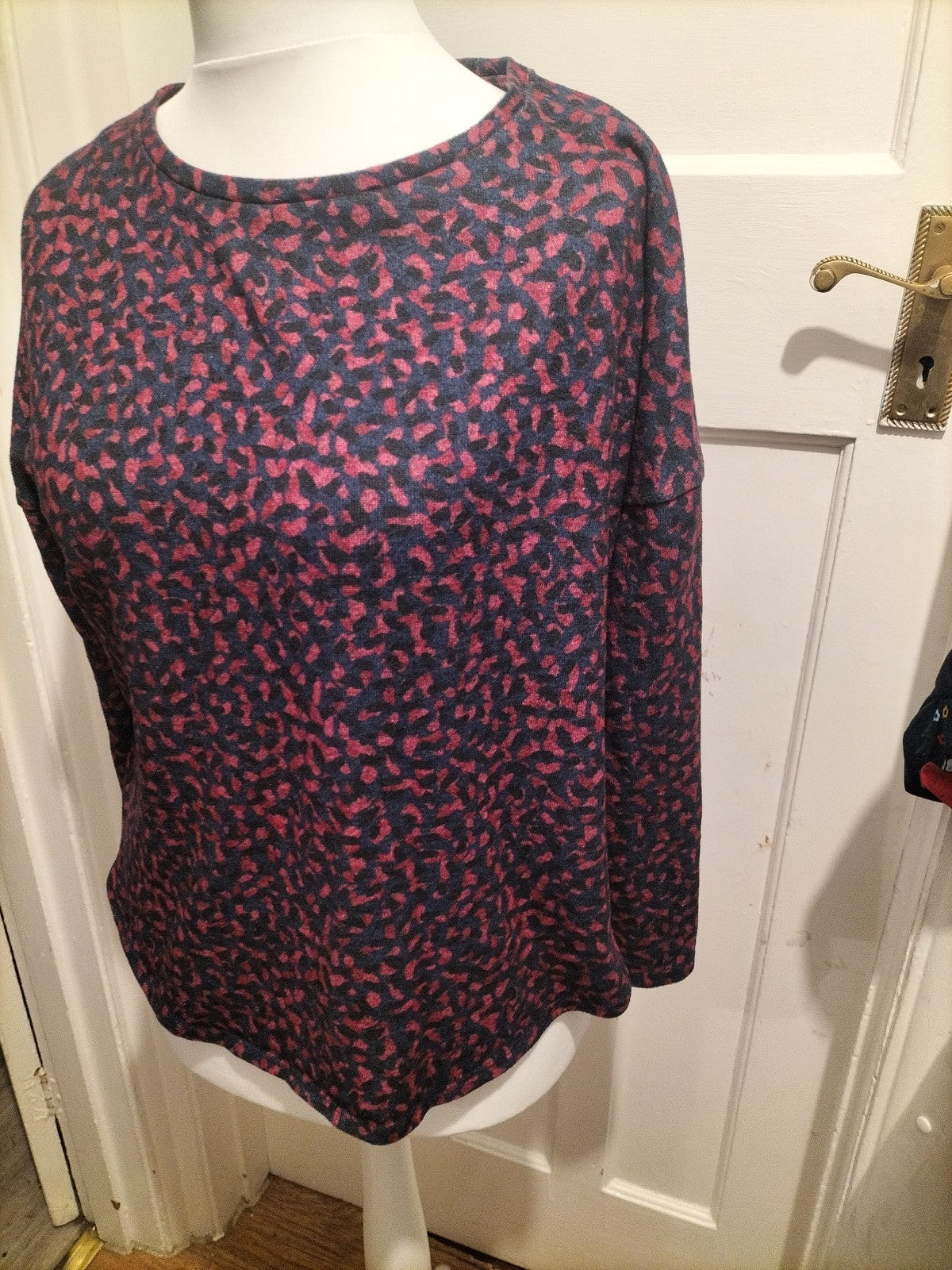Ladies Nutmeg Size 12 Navy And Pink Long Sleeved Lightweight Jumper