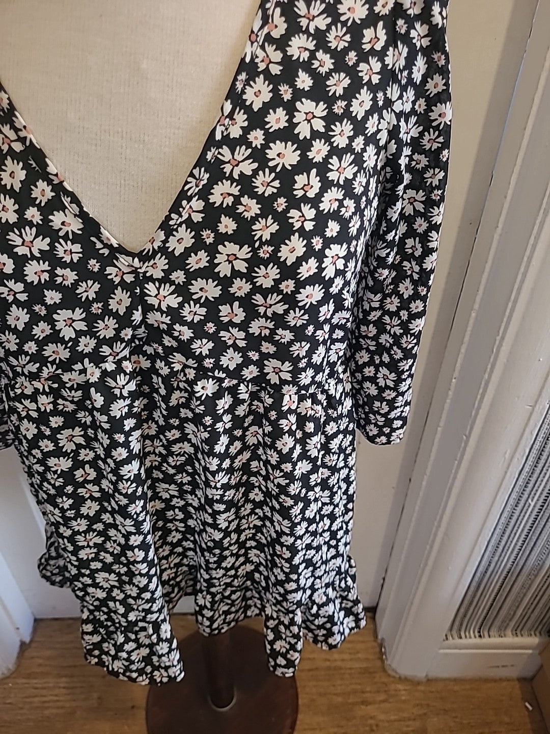 Ladies Miss Selfridge Size 10 Daisy Floral Short Sleeved Tshirt