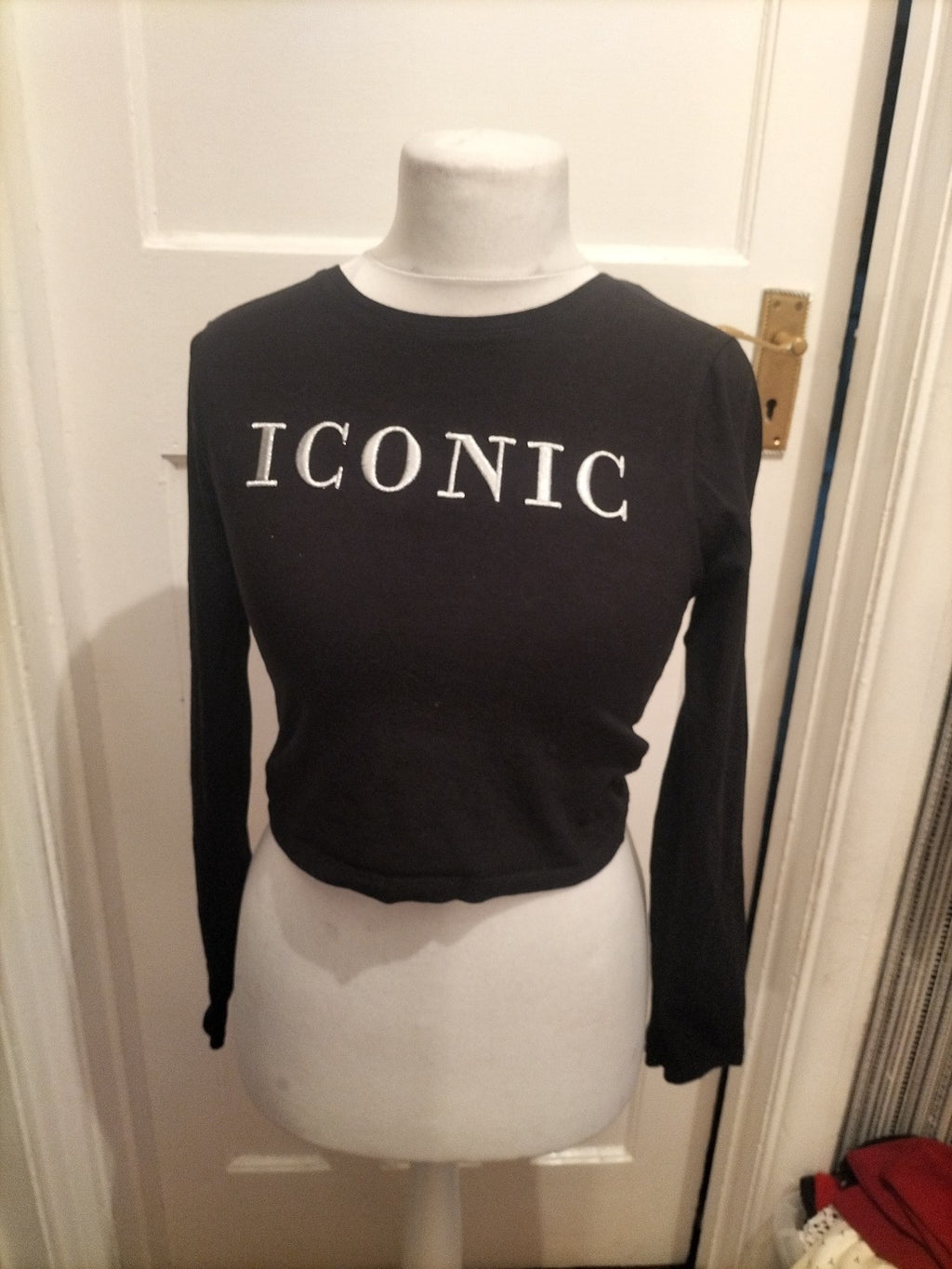 Ladies Select Size M Black And Silver Iconic Crop Top Long Sleeved