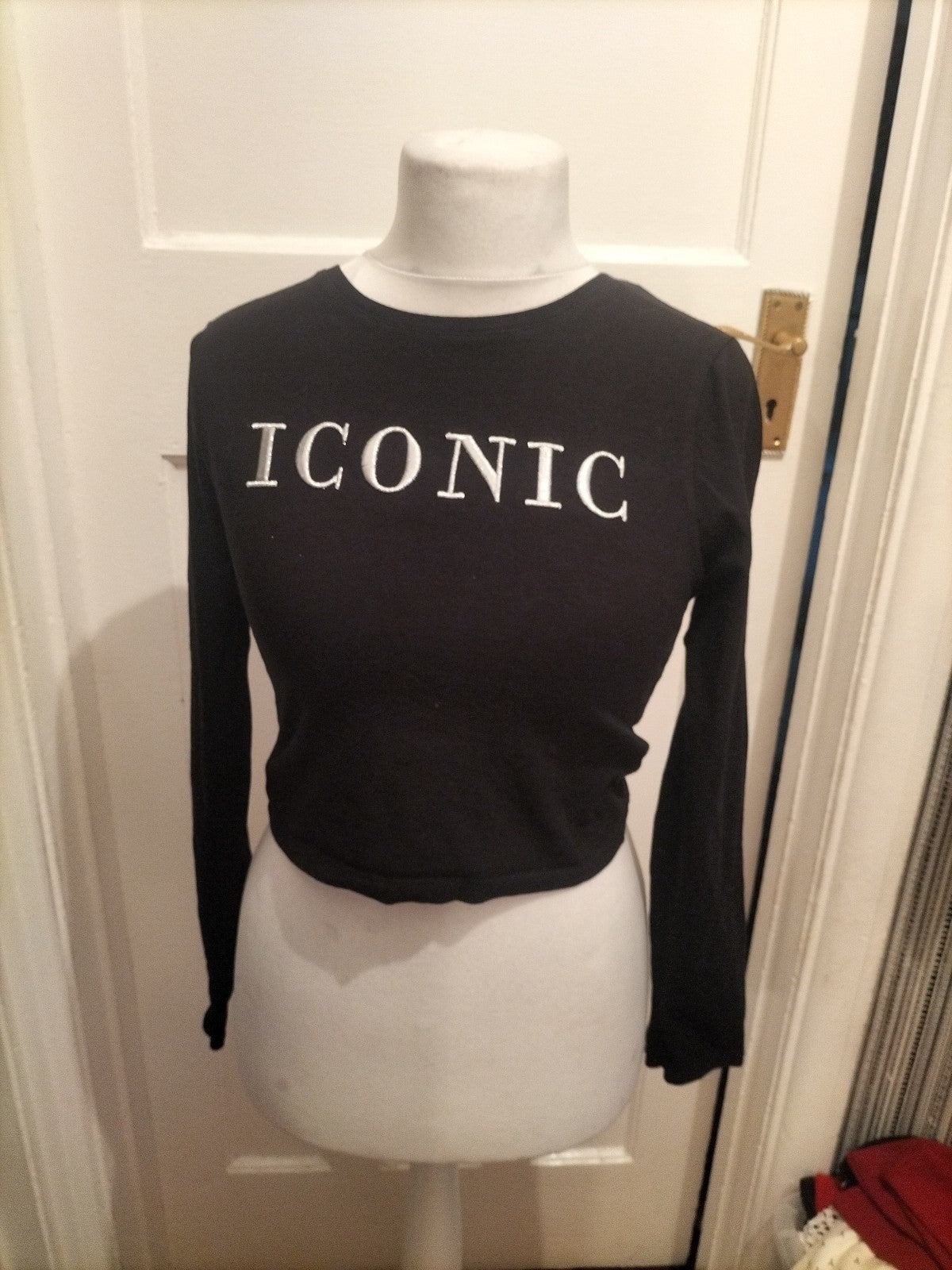 Ladies Select Size M Black And Silver Iconic Crop Top Long Sleeved