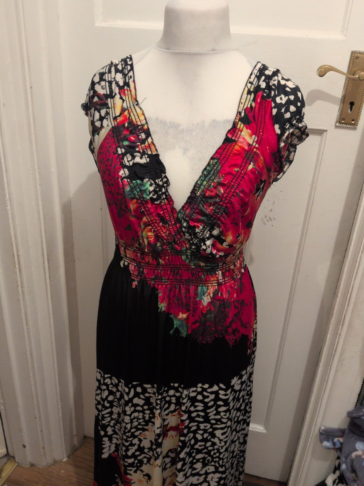 Ladies Size Medium Multicoloured Floral V Neck Long Length Dress