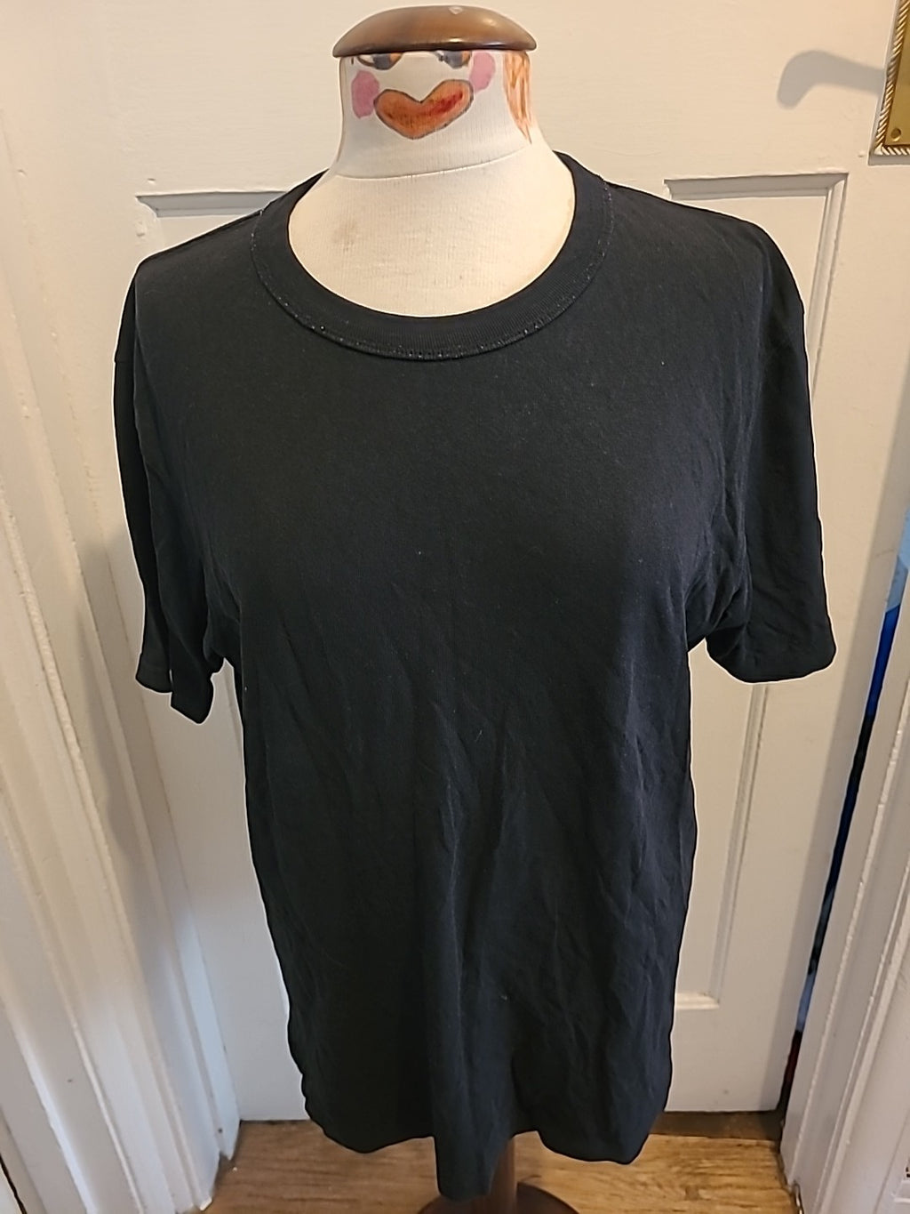 Mens Uniqlo Size Medium Black Short Sleeved Tee