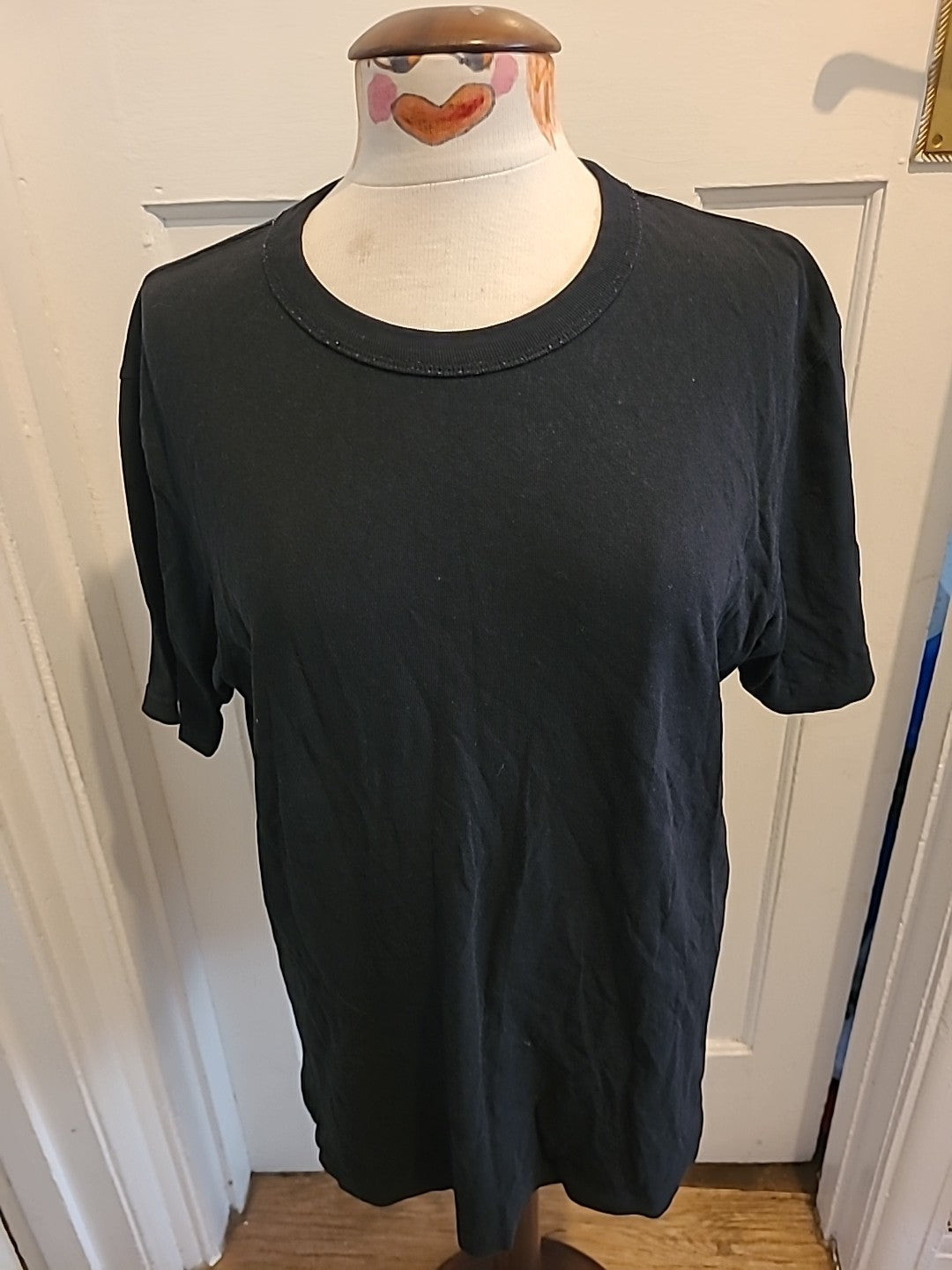 Mens Uniqlo Size Medium Black Short Sleeved Tee