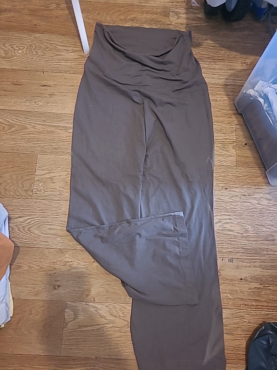 Ladies Size 2 Khaki Long Leg Trousers Bobbling