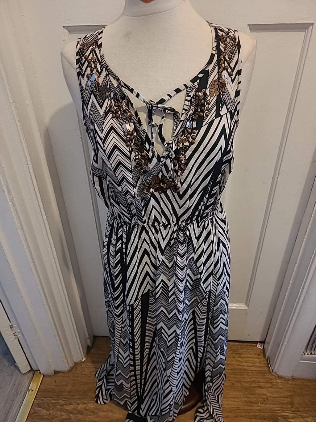 Ladies Marks And Spencer Size 14 Black/White Detailed Sleeveless Long Length...