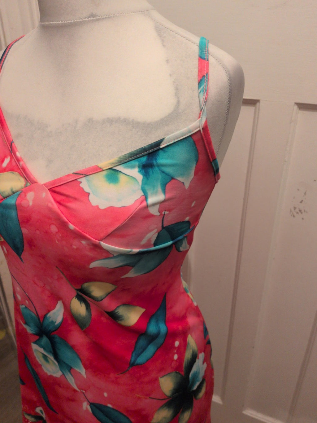 Ladies New Look Size 14 Pink Sleeveless Flower Top