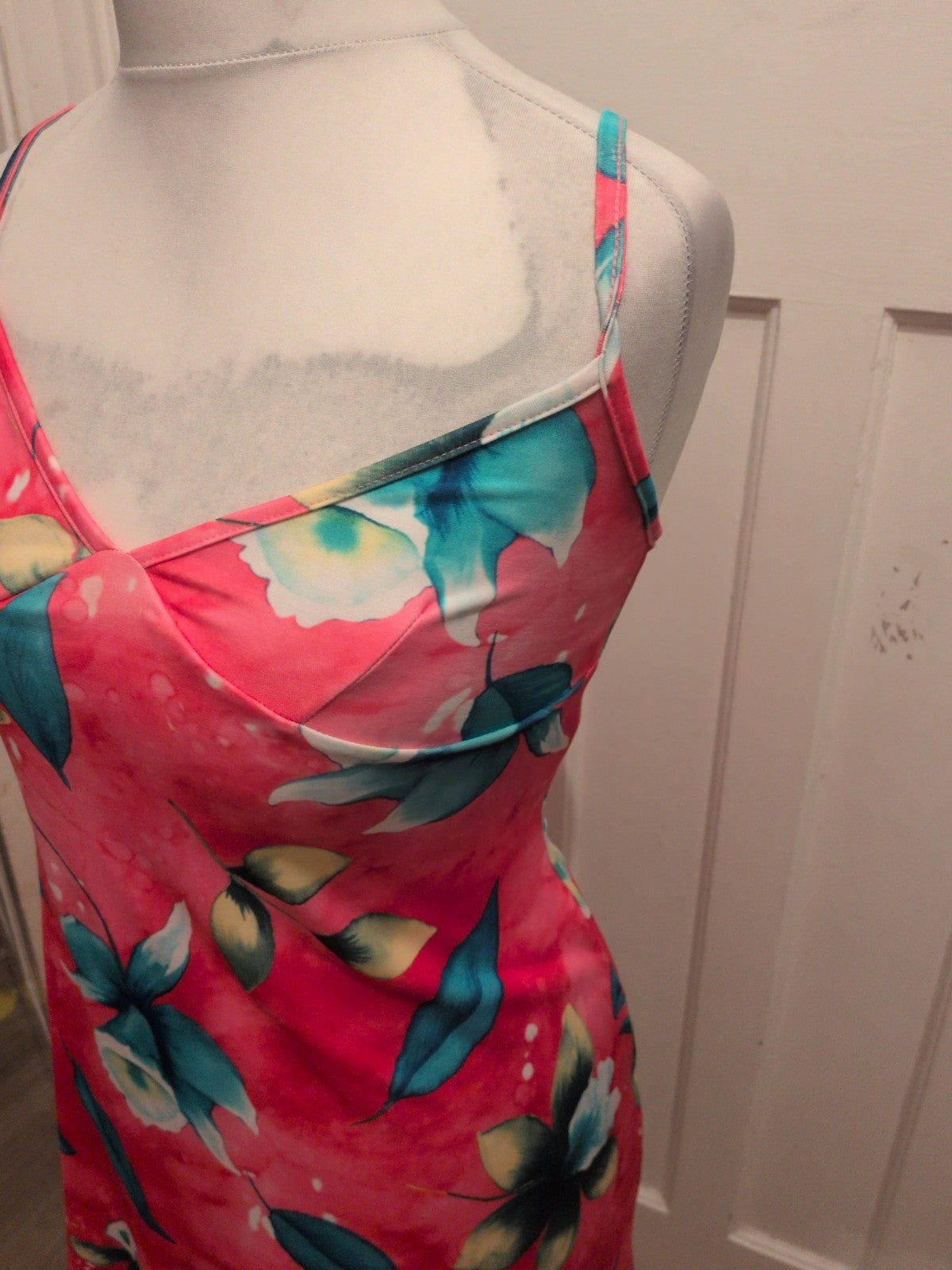 Ladies New Look Size 14 Pink Sleeveless Flower Top
