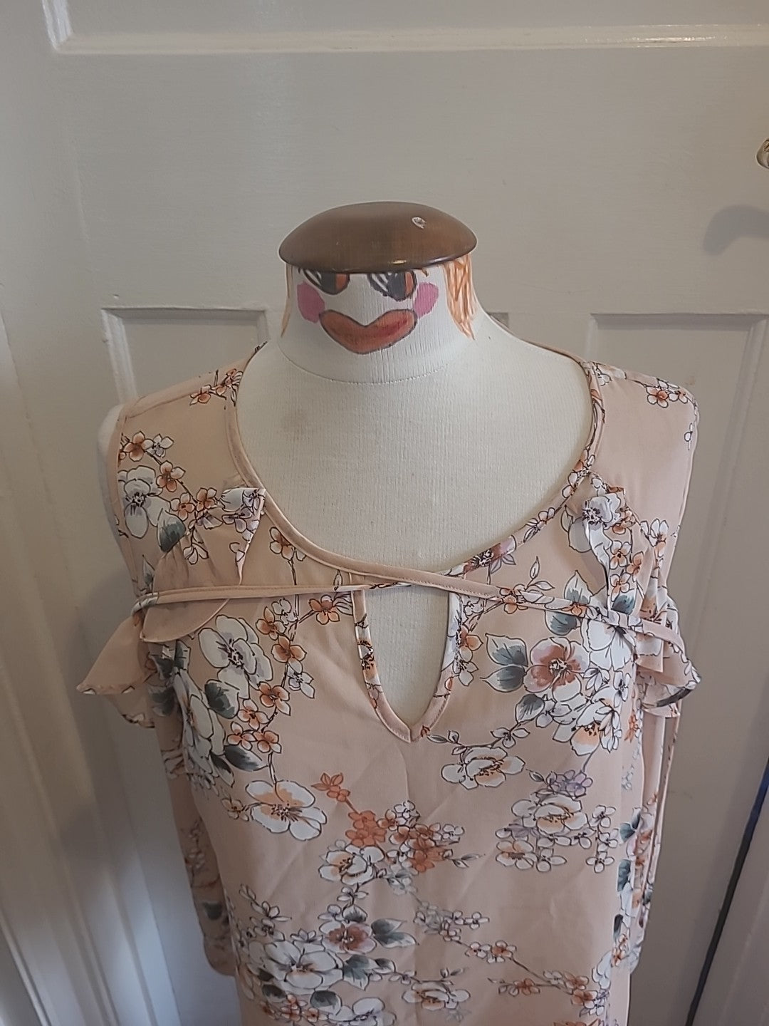 Ladies Peacocks Size 16 Pale Pink Floral Long Sleeved Tshirt