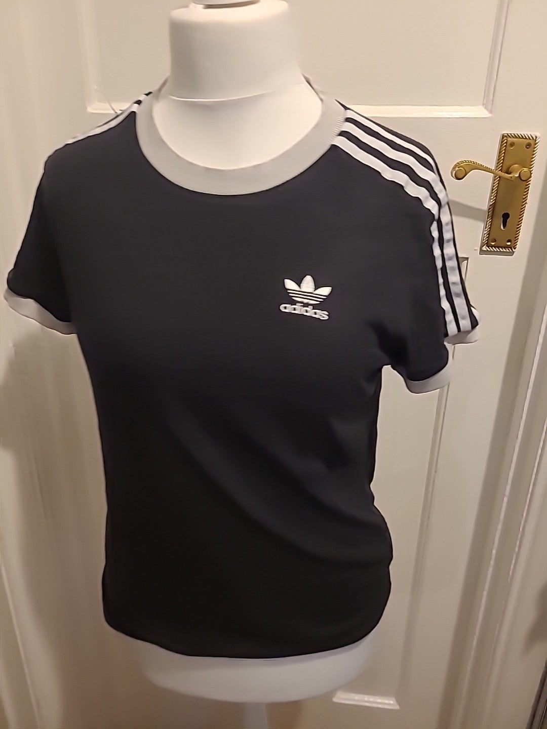 Ladies Adidas Size 6 Black Short Sleeved Tshirt