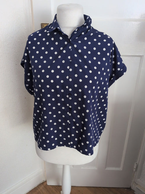 10 Navy With Blue And White Short Sleeve Blouse