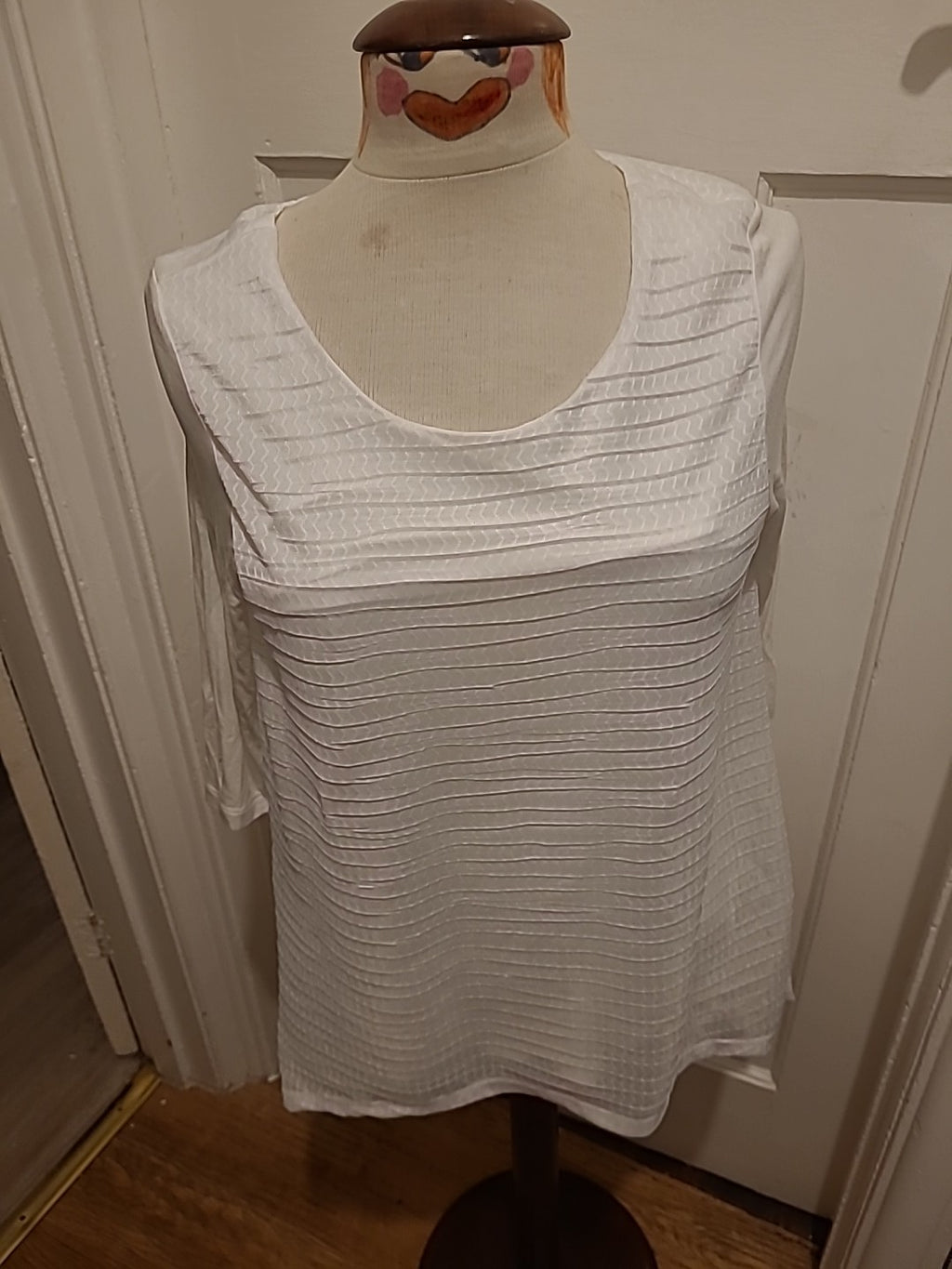 Ladies Size Large White Lined Patterned Blouse Mid Sleeved