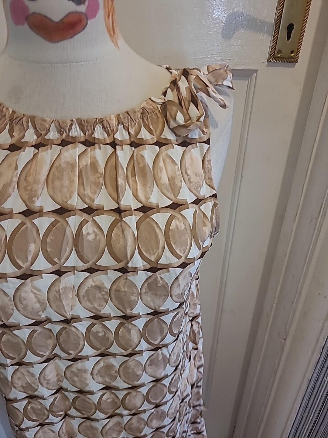 Ladies Size Medium Beige White Sleeveless Dress