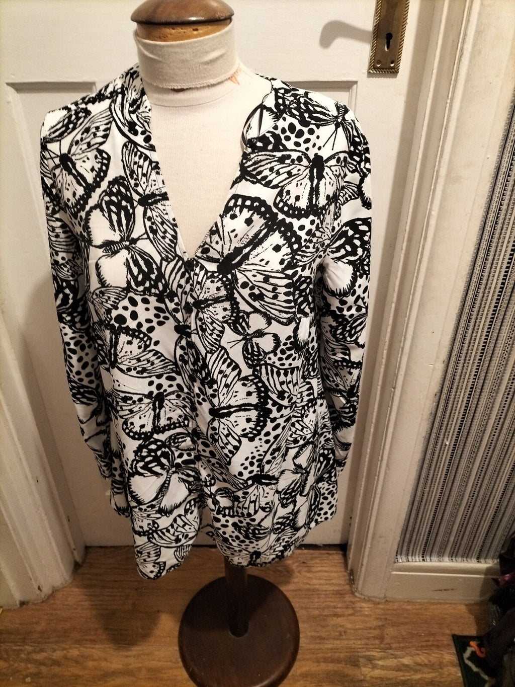 Ladies Bonmarche 10 White/Black Long Sleeved Blouse