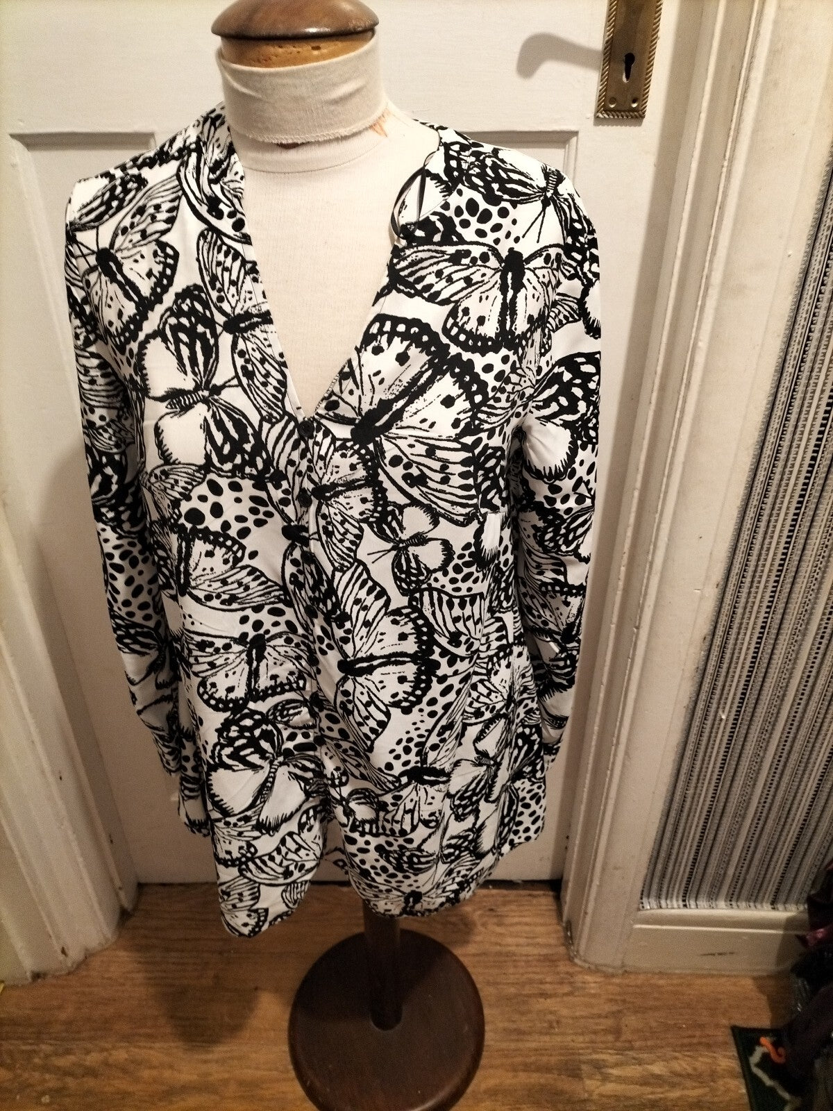 Ladies Bonmarche 10 White/Black Long Sleeved Blouse