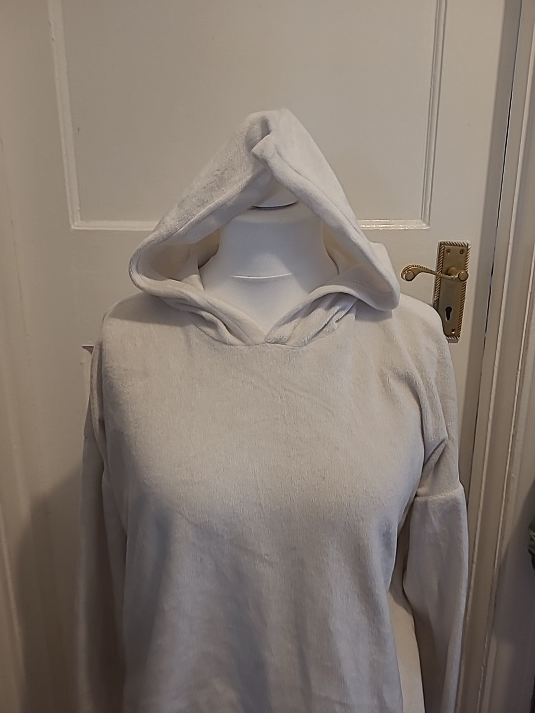 Ladies Prettylittlething Size Small White Long Sleeved Supersoft Hoodie