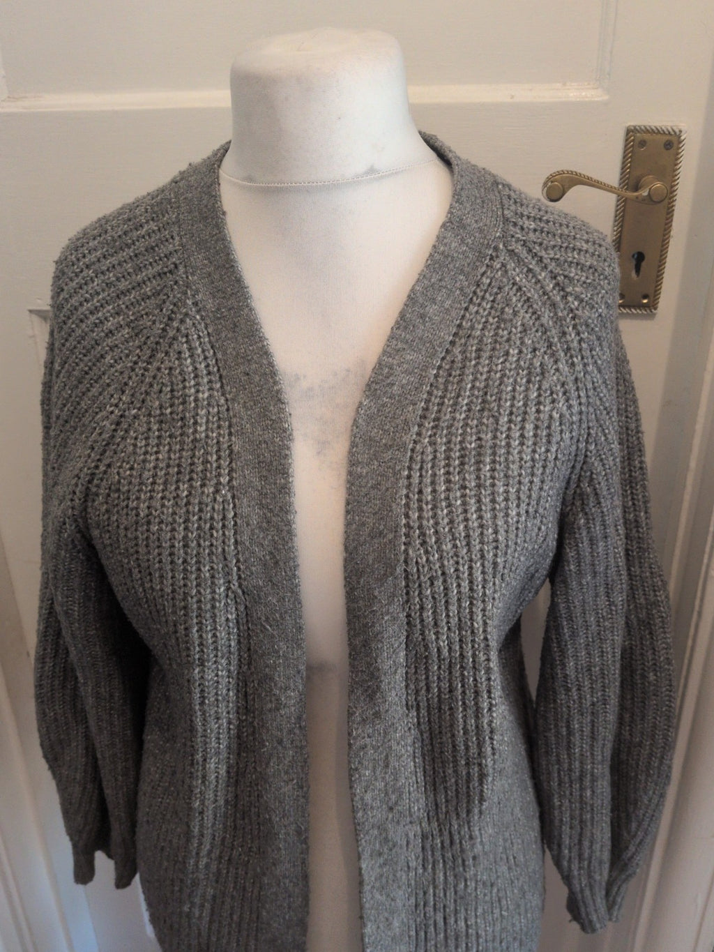 Ladies Tu Size Medium Grey Knit Open Cardigan Long Sleeve