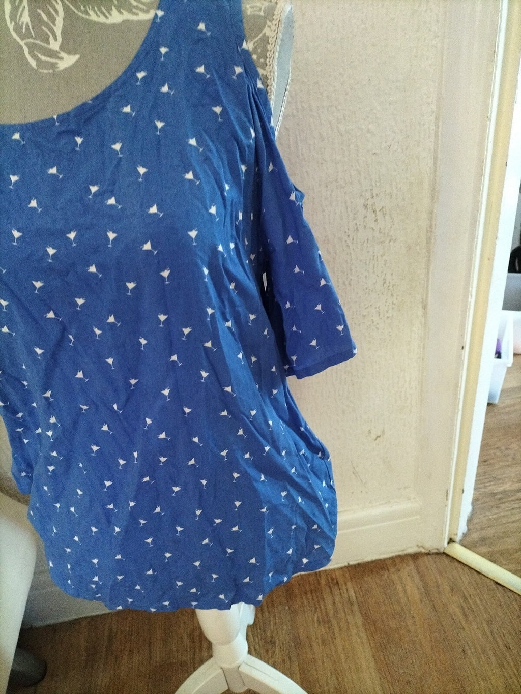Ladies Sugarhill Size 14 Blue Open Shoulder Blouse