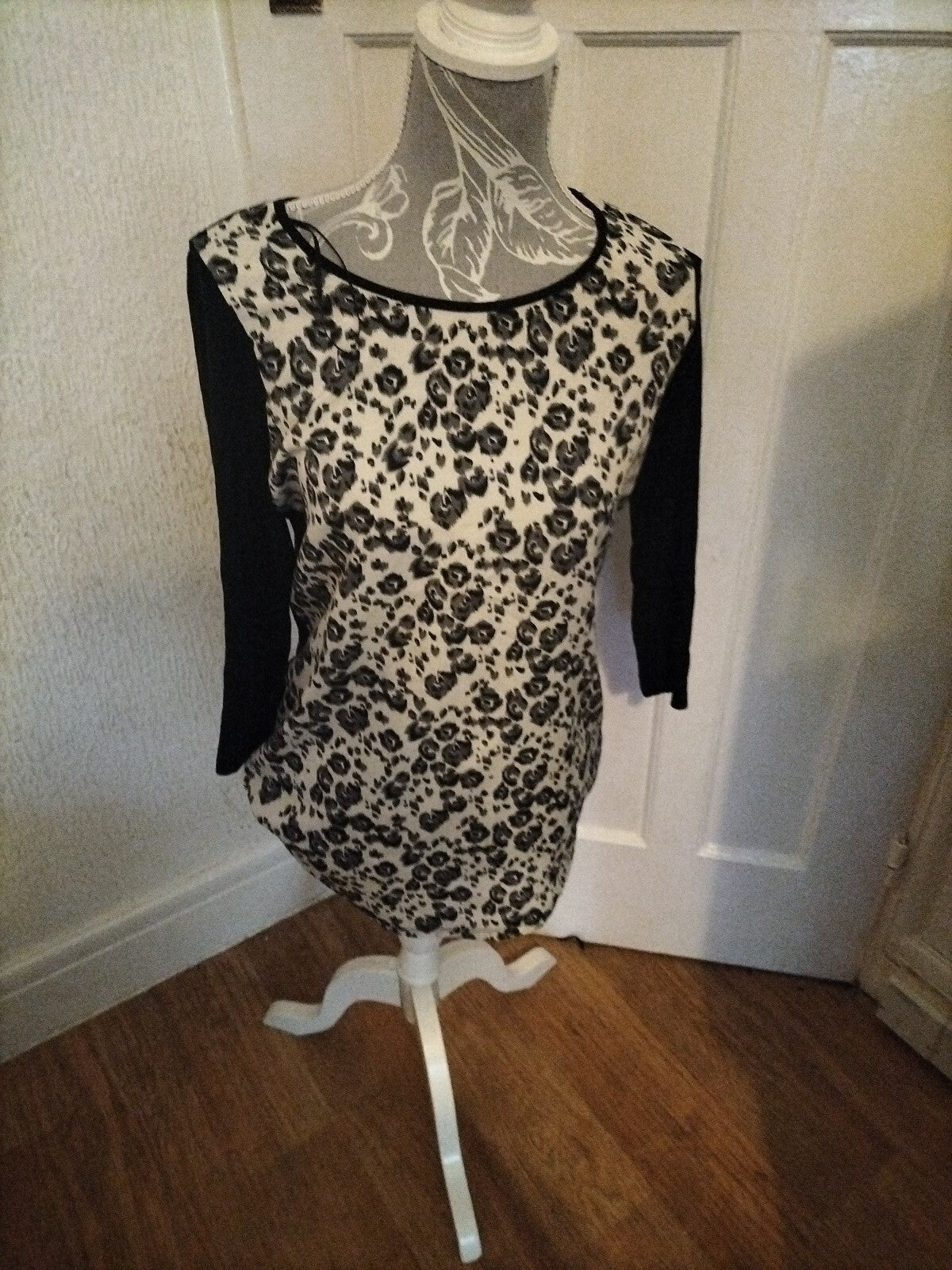 Ladies Papaya 12 Black And Cream Long Sleeve Blouse