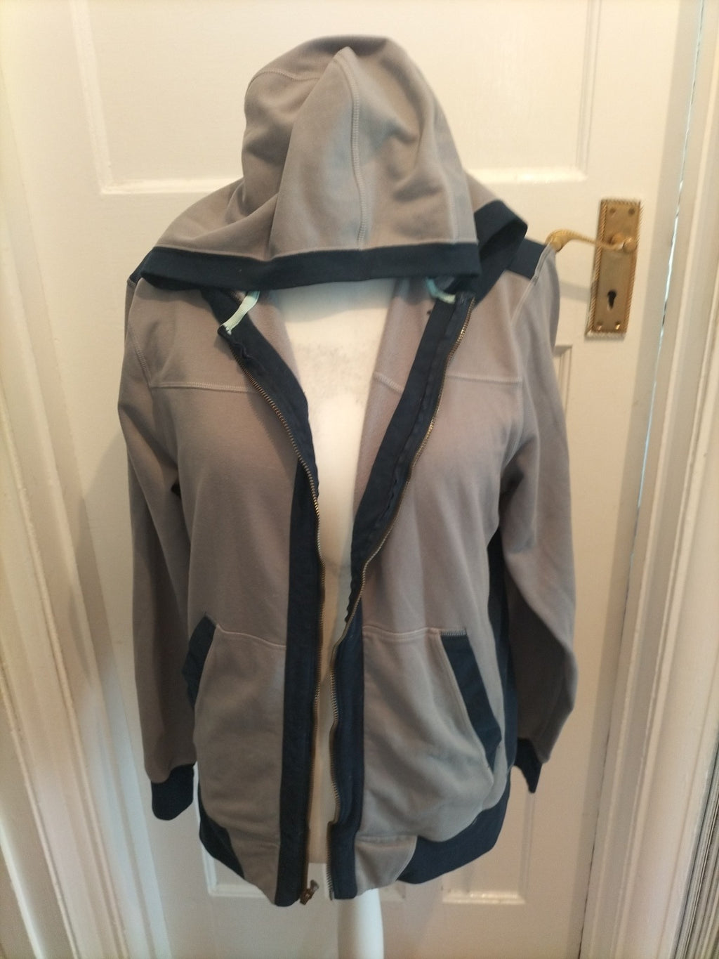 Under Armour Large Grey And Navy Zipped Jacket