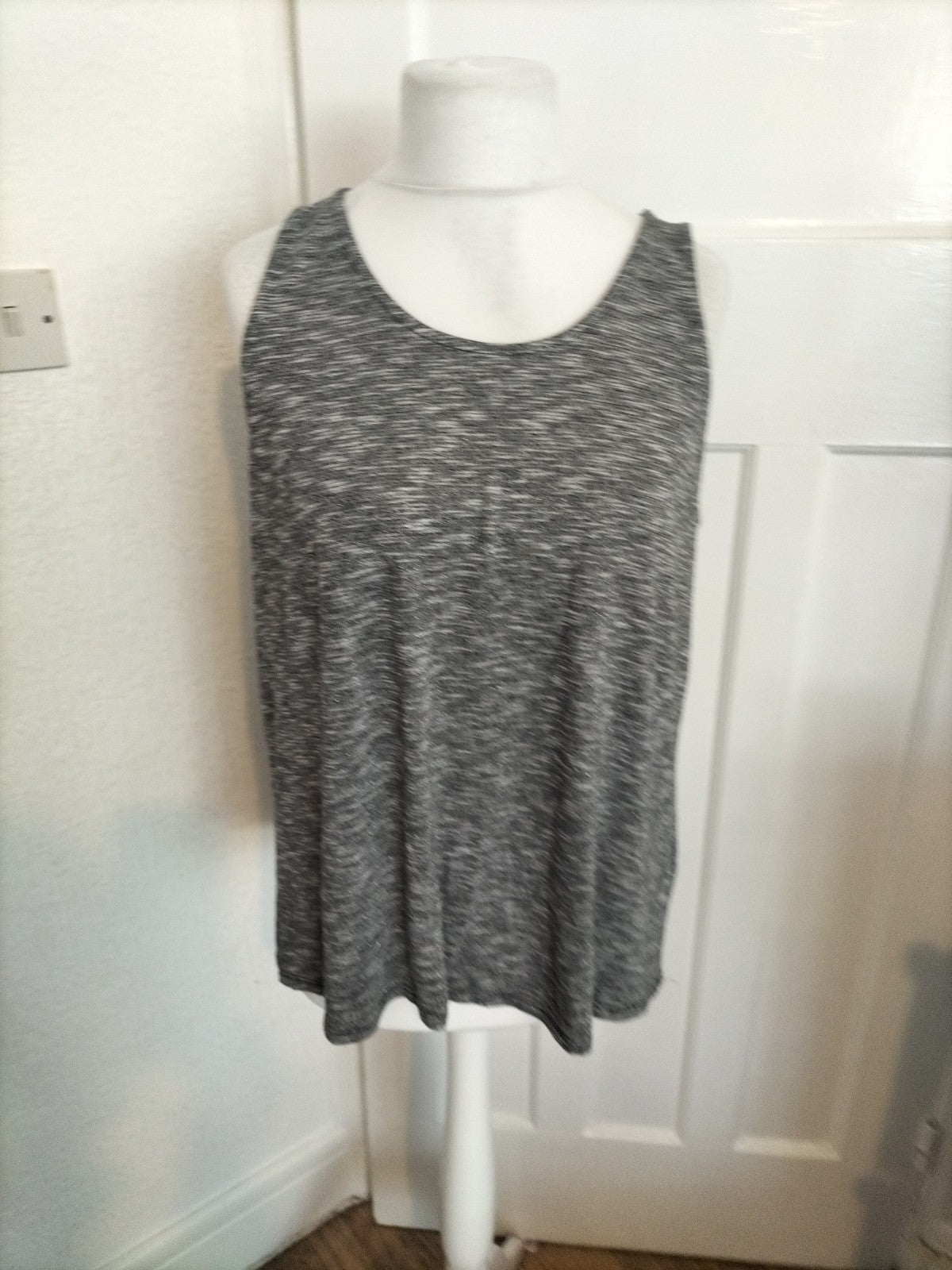 Ladies Tu Size 18 Silver Shimmer Sleeveless Blouse