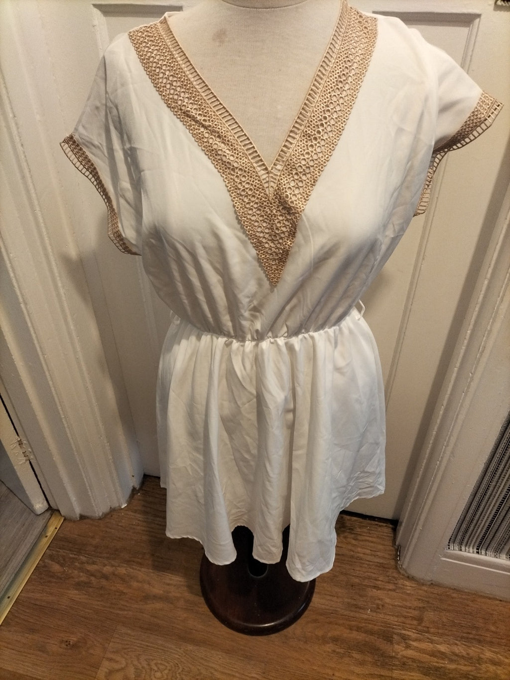 Ladies Size Medium White Beige V Neck Dress