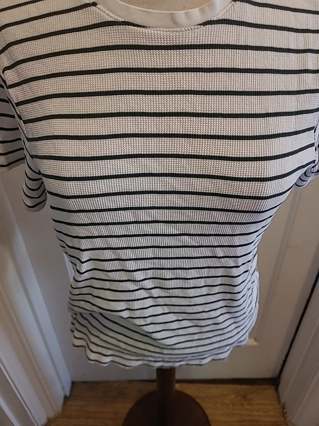 Ladies Tu Size Medium Black White Short Sleeved Sleepwear Tshirt