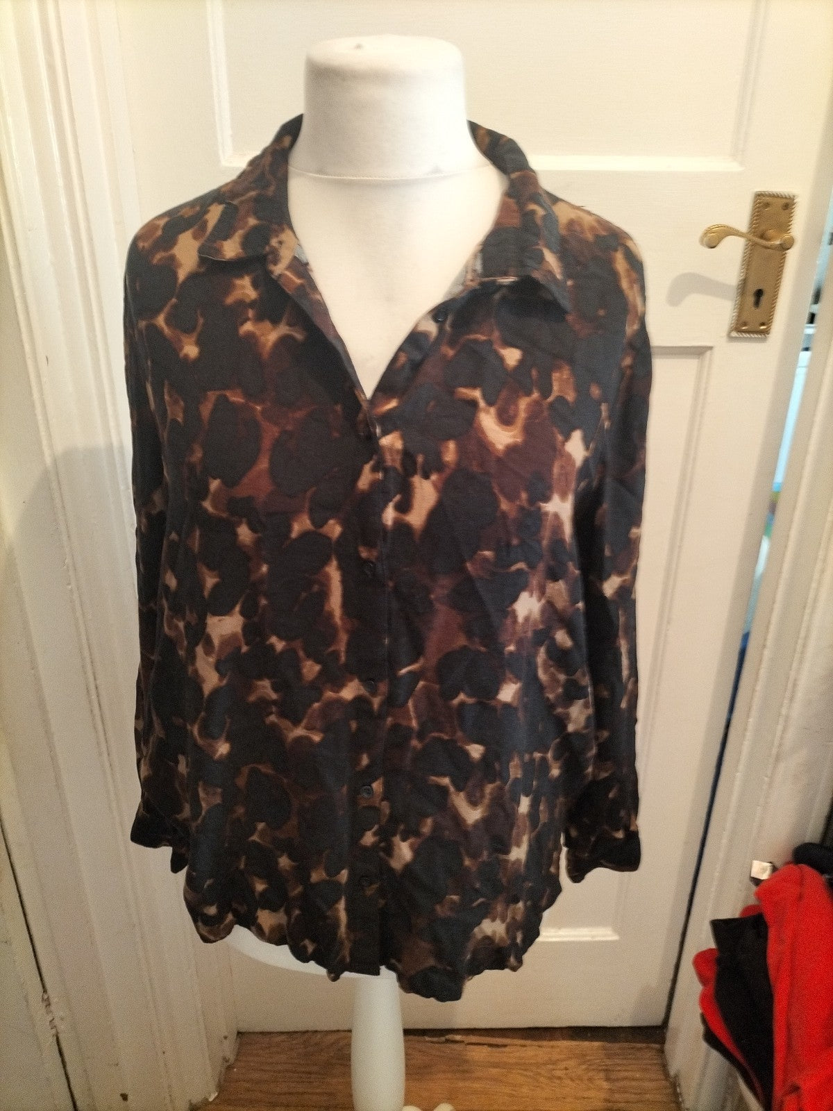 Ladies Tu Size 16 Brown Toned Animal Print Blouse