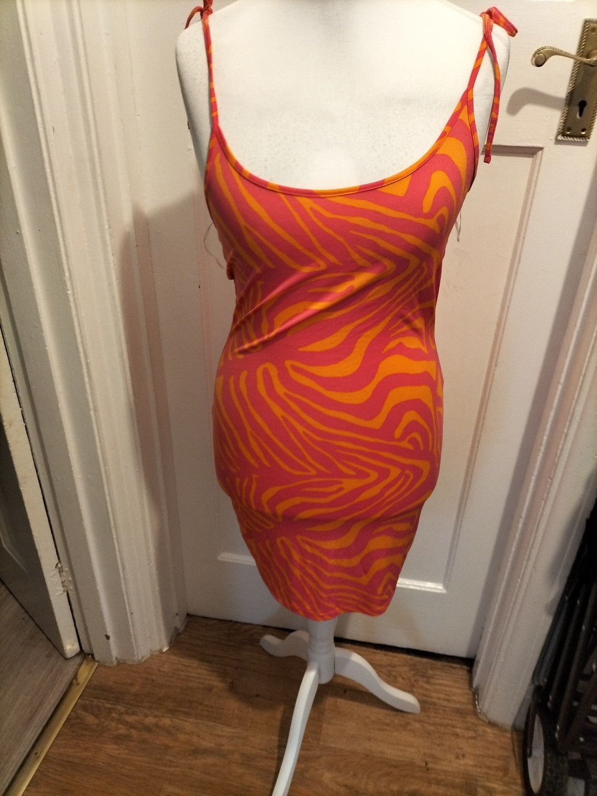 Ladies Vila Size Small Orange And Pink Sleeveless Dress Pencil
