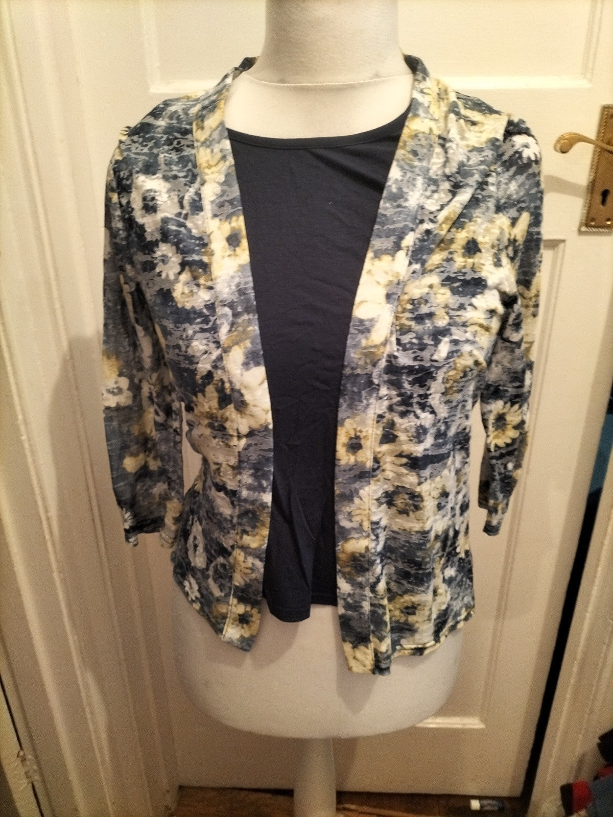 Honor Millburn 10 Navy And Green Floral Long Sleeved Blouse