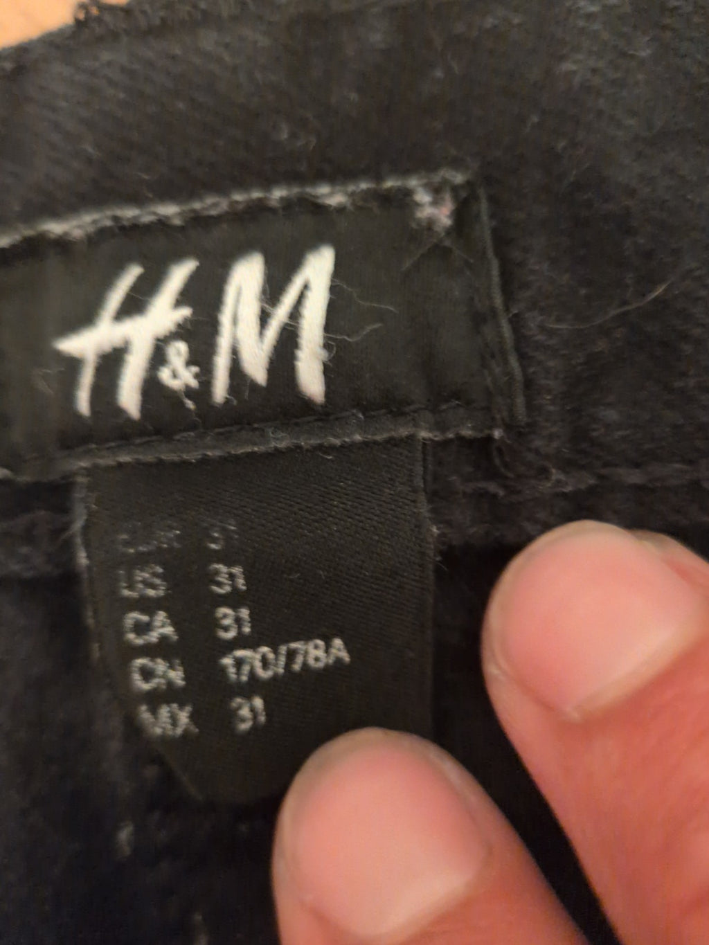 Ladies H&M Size 31" Black Skinny Jeans