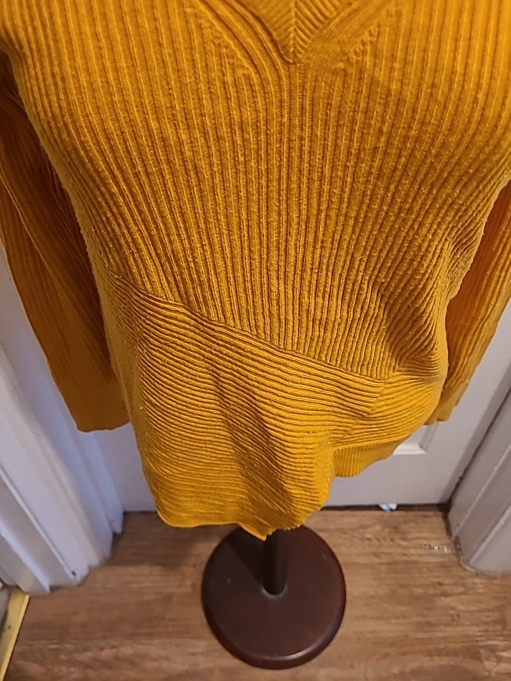 Ladies Tu Size 10 Mustard V Neck Long Sleeved Jumper