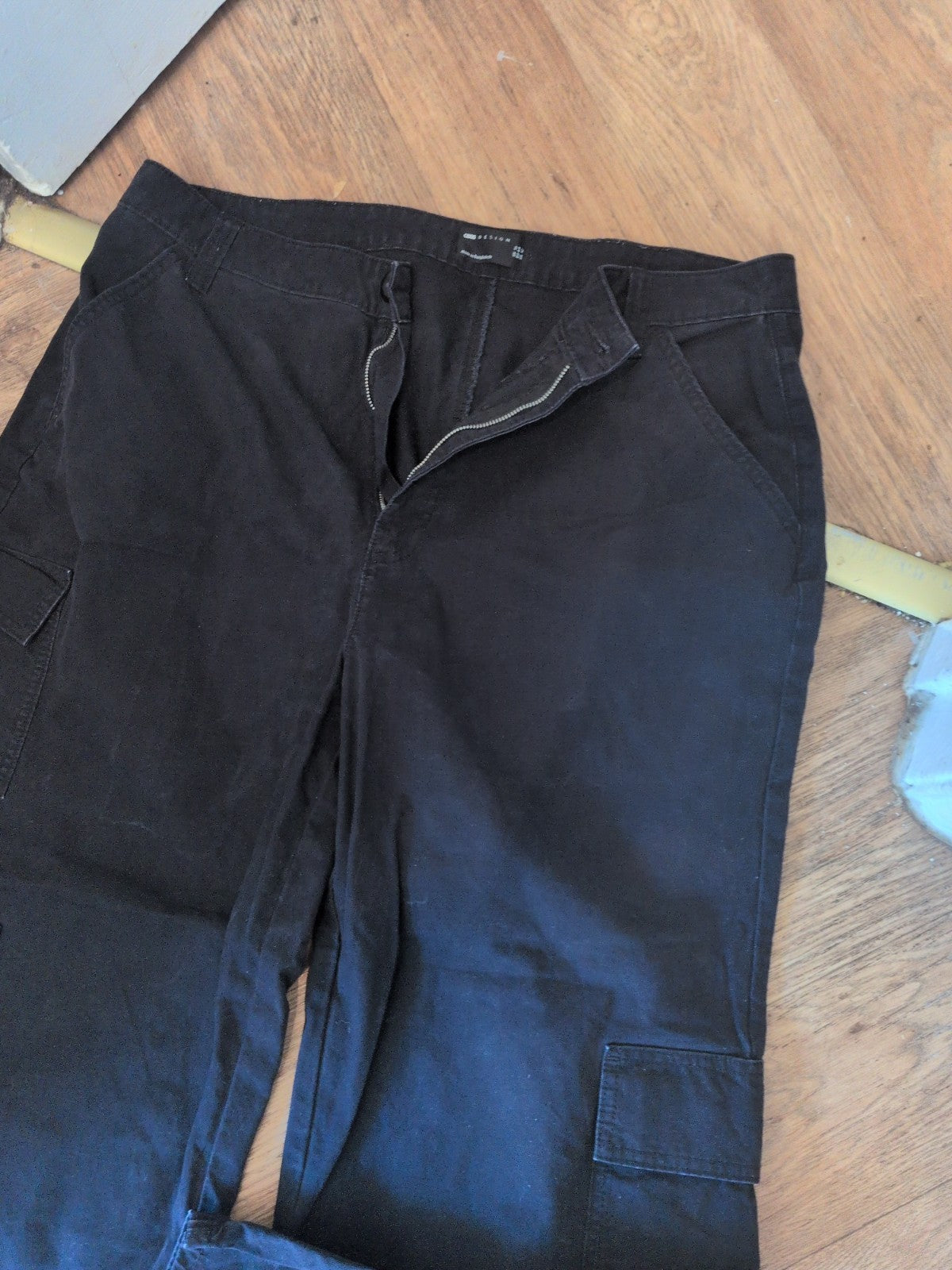 Ladies ASOS Size 16 Black Cargo Jeans