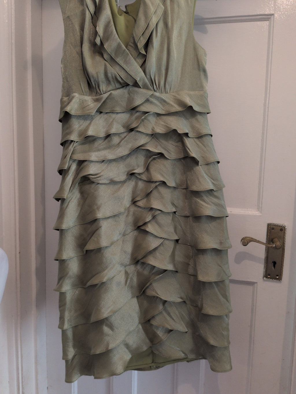 London Times 8 Green Sleeveless Pleat Dress Midi