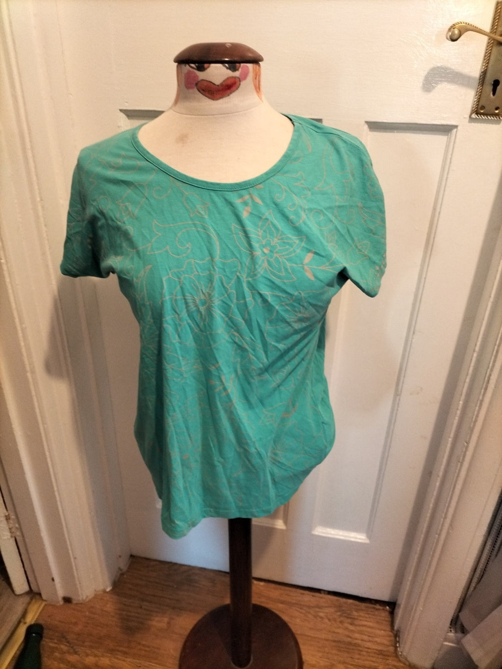 Ladies Size 12 Turquoise With Grey Floral Outline Tshirt