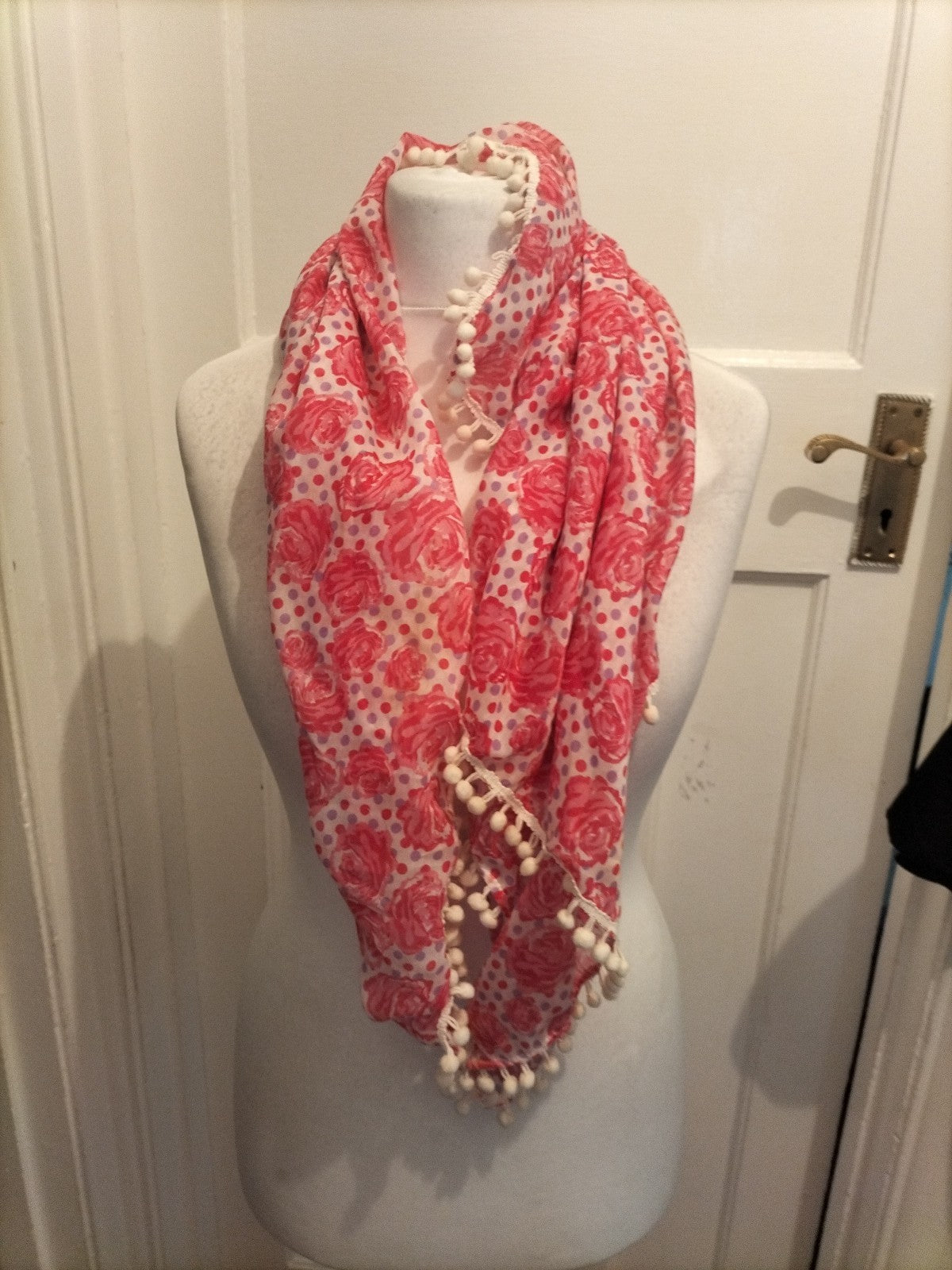 Ladies Pink Rose Tassled Scarf