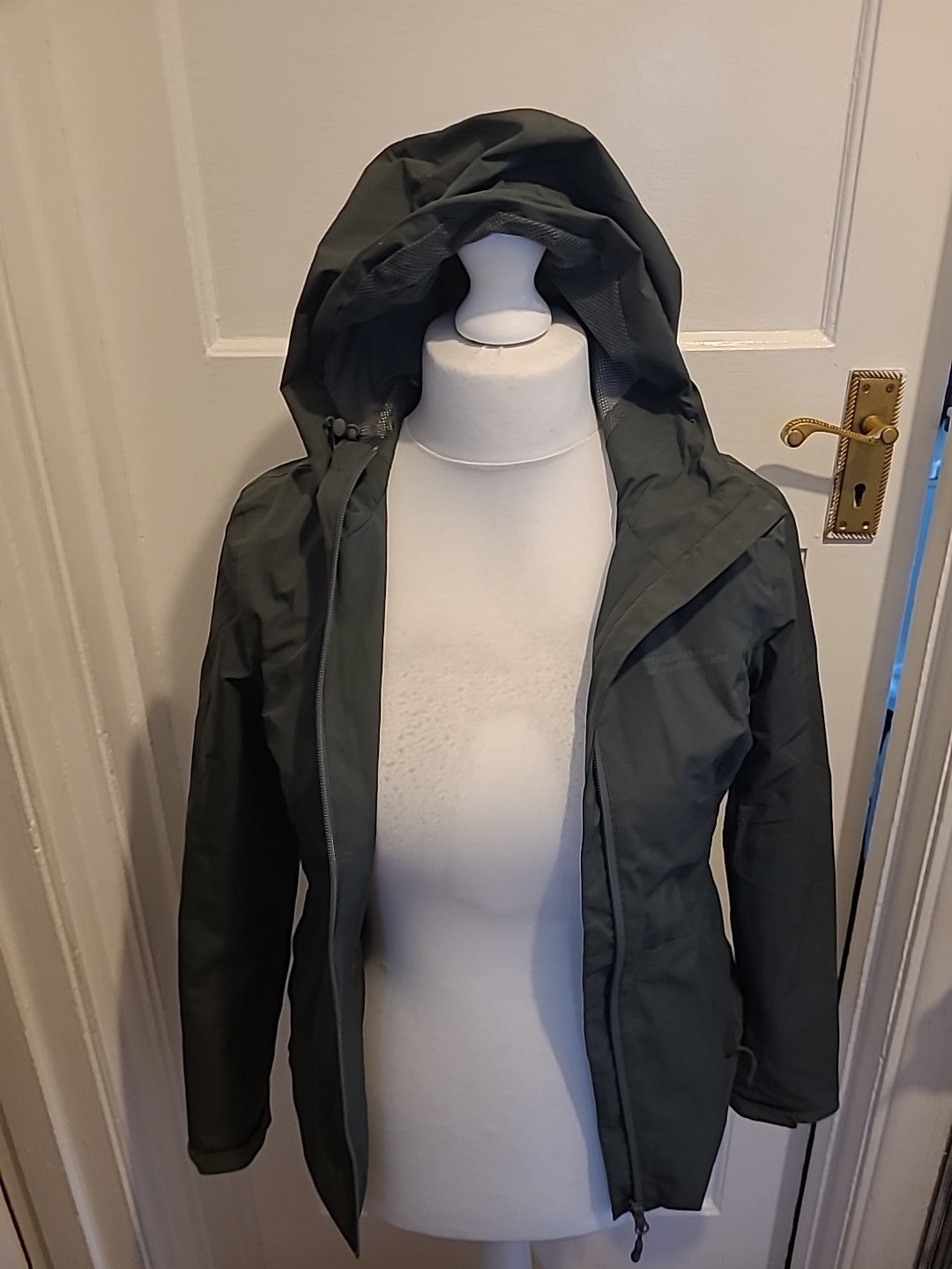 Ladies Mountain Warehouse Size 4 Grey Mesh Lined Zipped Jacket