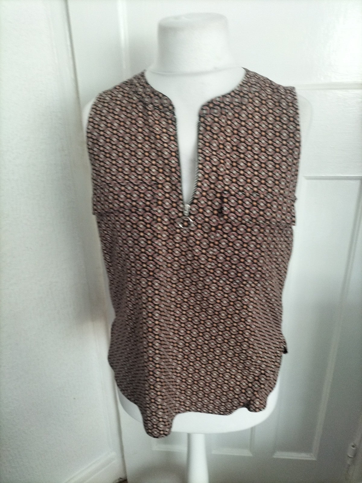 Ladies Tu Size 12 Red/Black/Orange Sleeveless Blouse