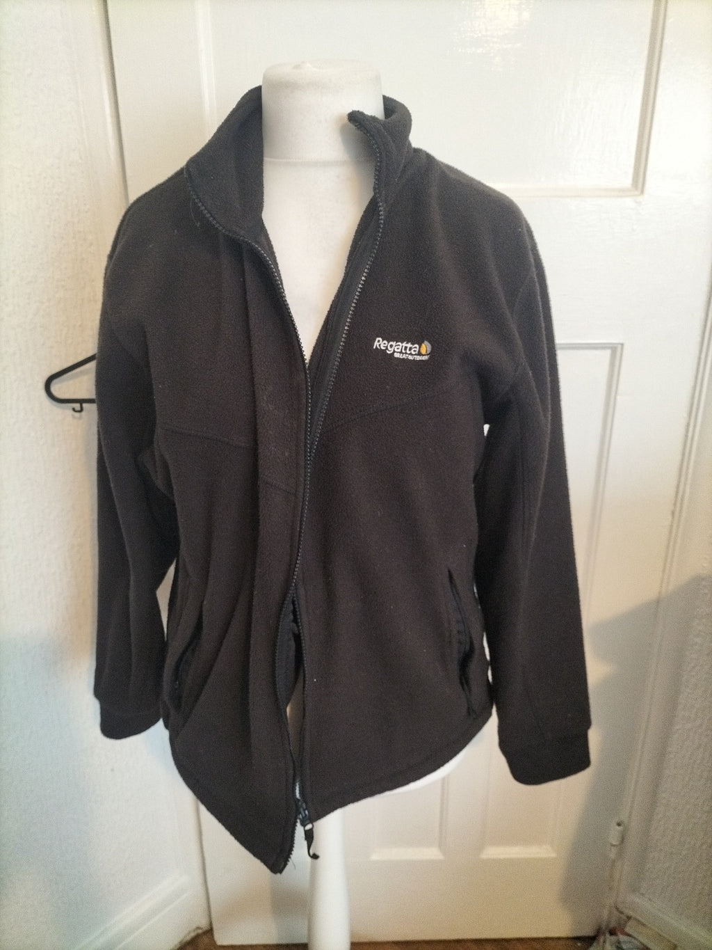 Mens Regatta Size M Black Zipped Jumper Long Sleeved