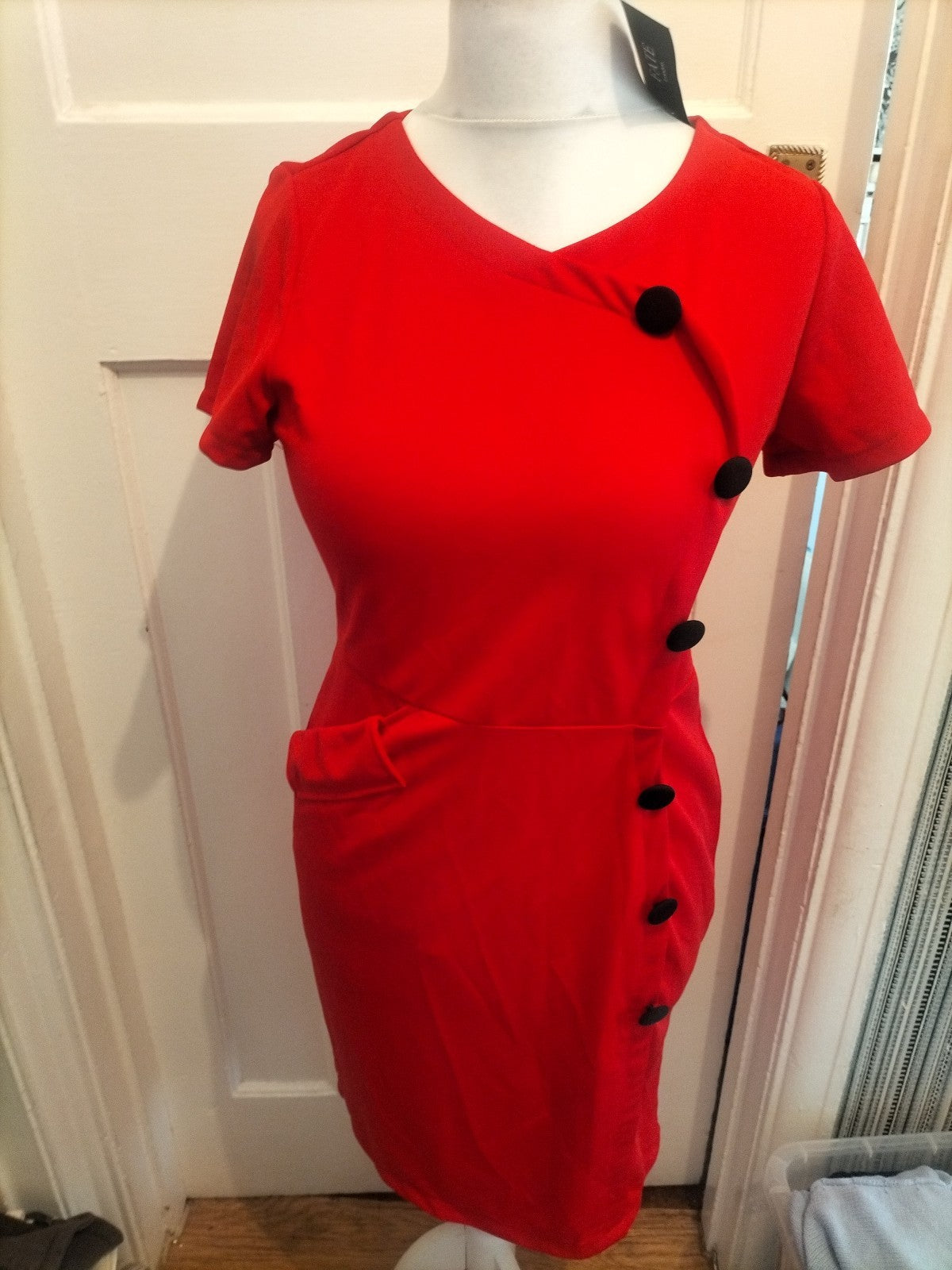 Brand New Ladies Fate London Size 2XL Red Short Sleeved Dress