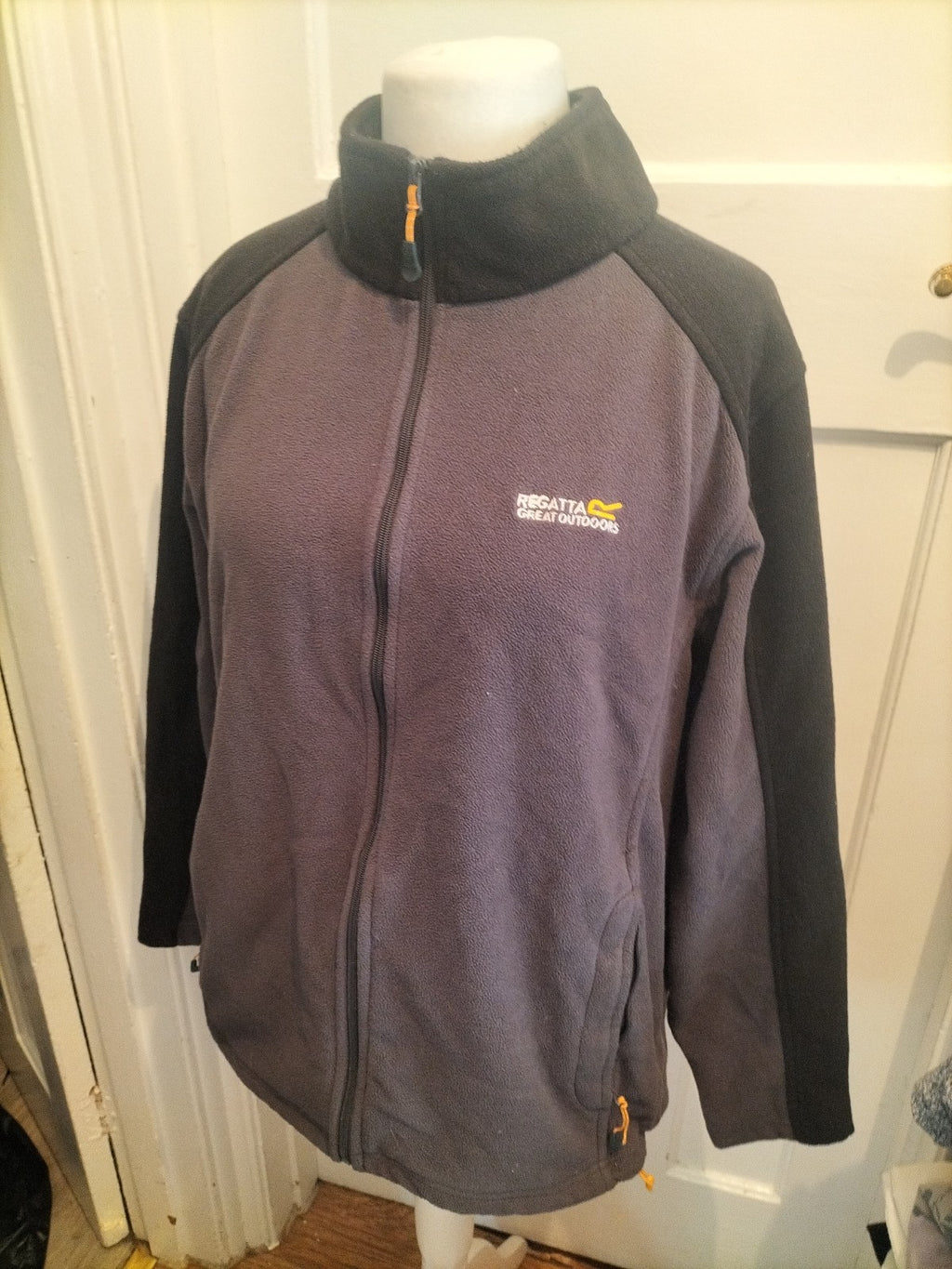 Regatta XL Grey And Black Long Sleeve Full Zip Jumper