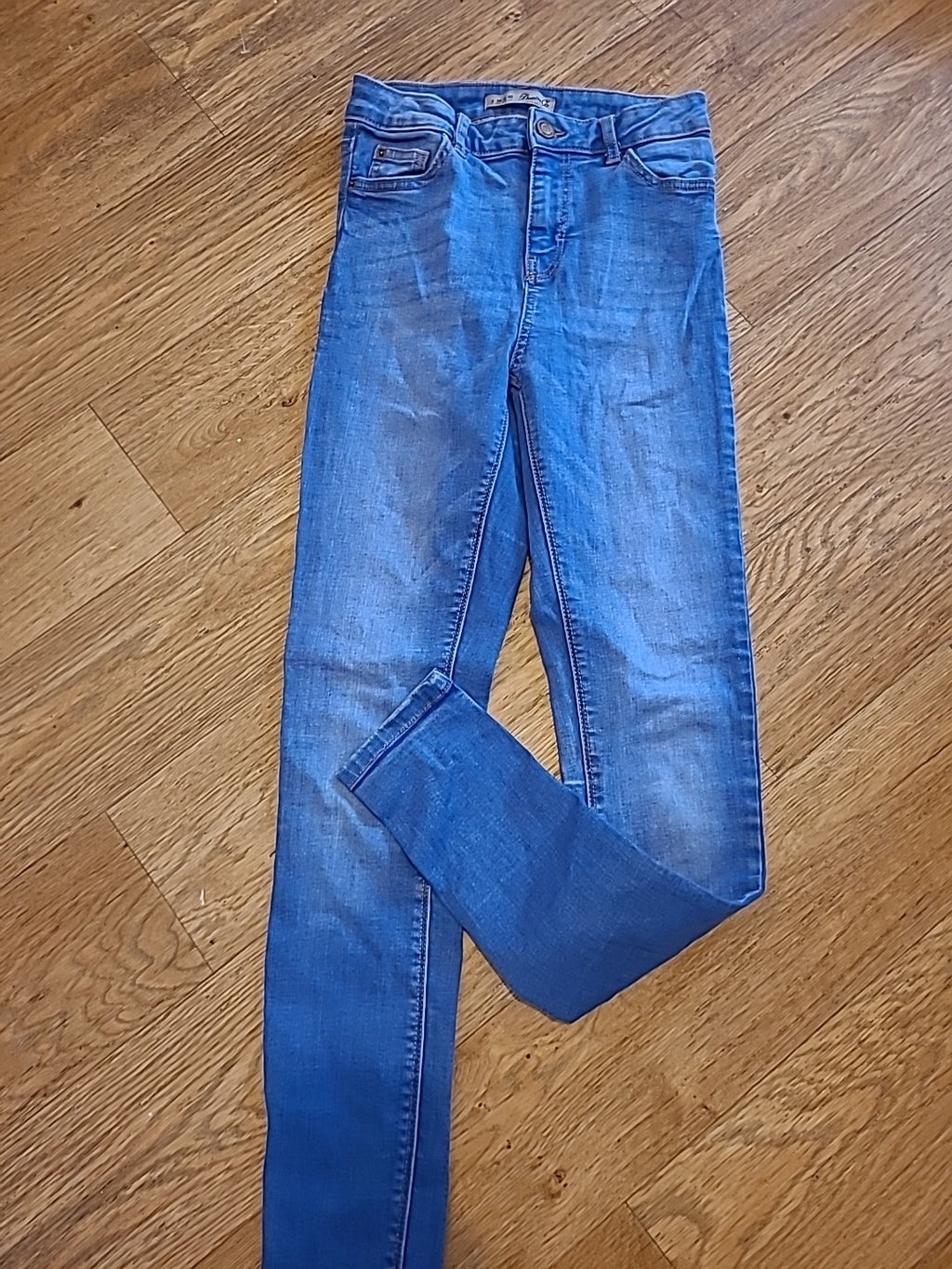Ladies Denim&Co Size 8 Skinny Jeans