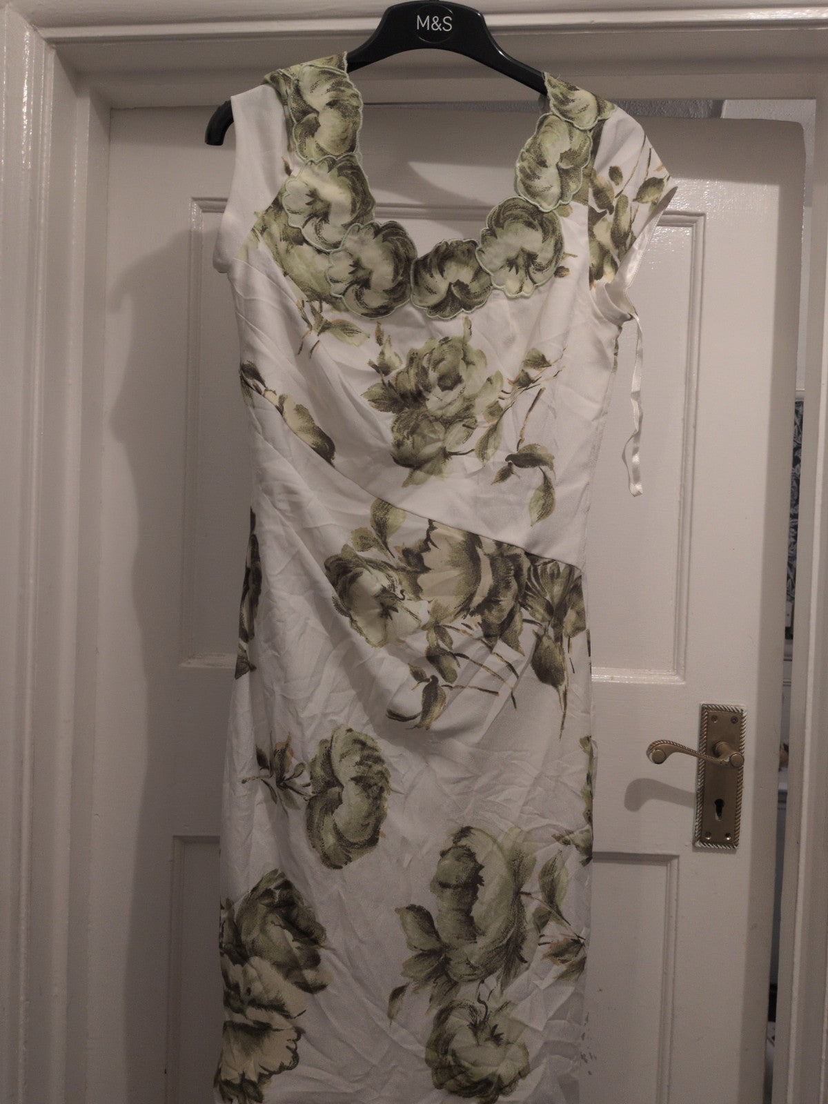 8 Green And White Floral Sleeveless Dress